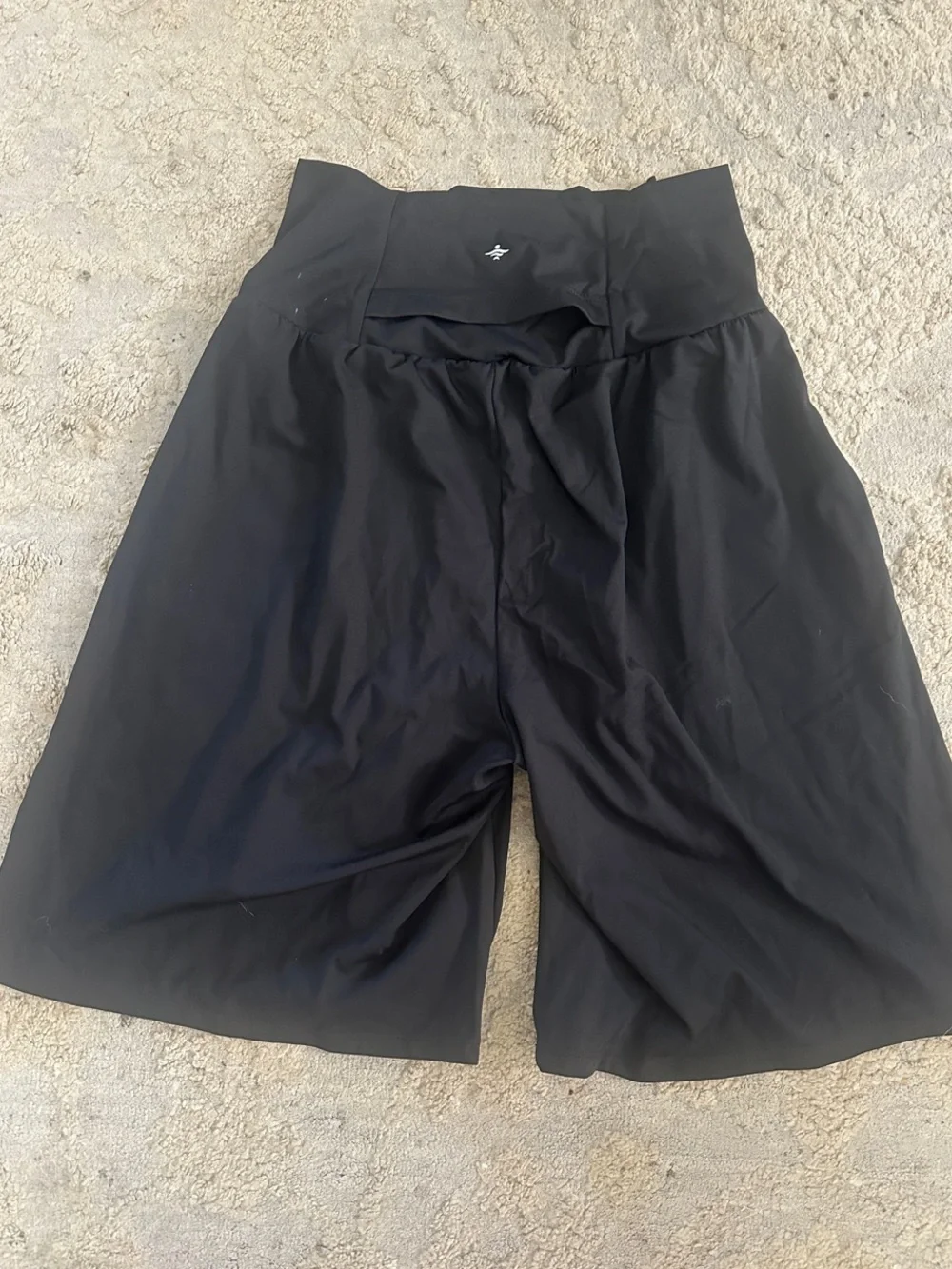 Halara Softly Zero Airy Super High-Waist Black Yoga Shorts 9" Inseam Size M - Picture 4 of 6